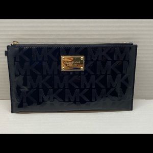 Michael Kors glossy wristlet